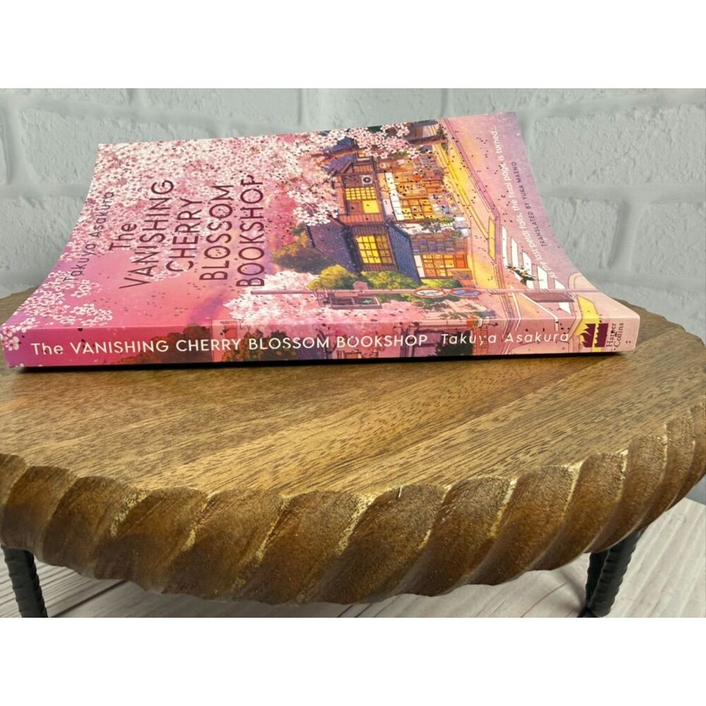 The Vanishing Cherry Blossom Bookshop by Takuya Asakura - Picture 2 of 5